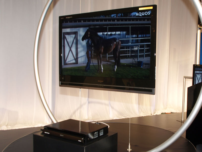 Illustration for article titled AQUOS X Is World's Thinnest Production TV, Says Sharp